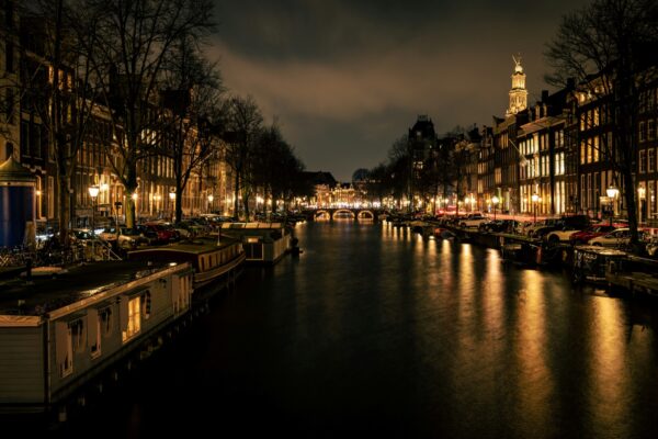 Why Dutch Customers Prefer iDEAL Over Credit Cards (And What It Means for Your Business)
